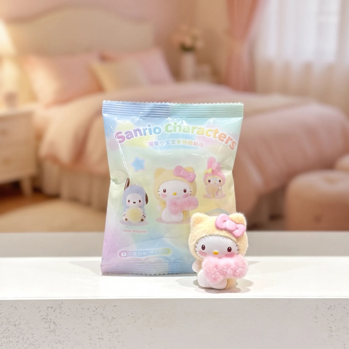 Pochette surprise figurine floquée Sanrio Characters, en situation