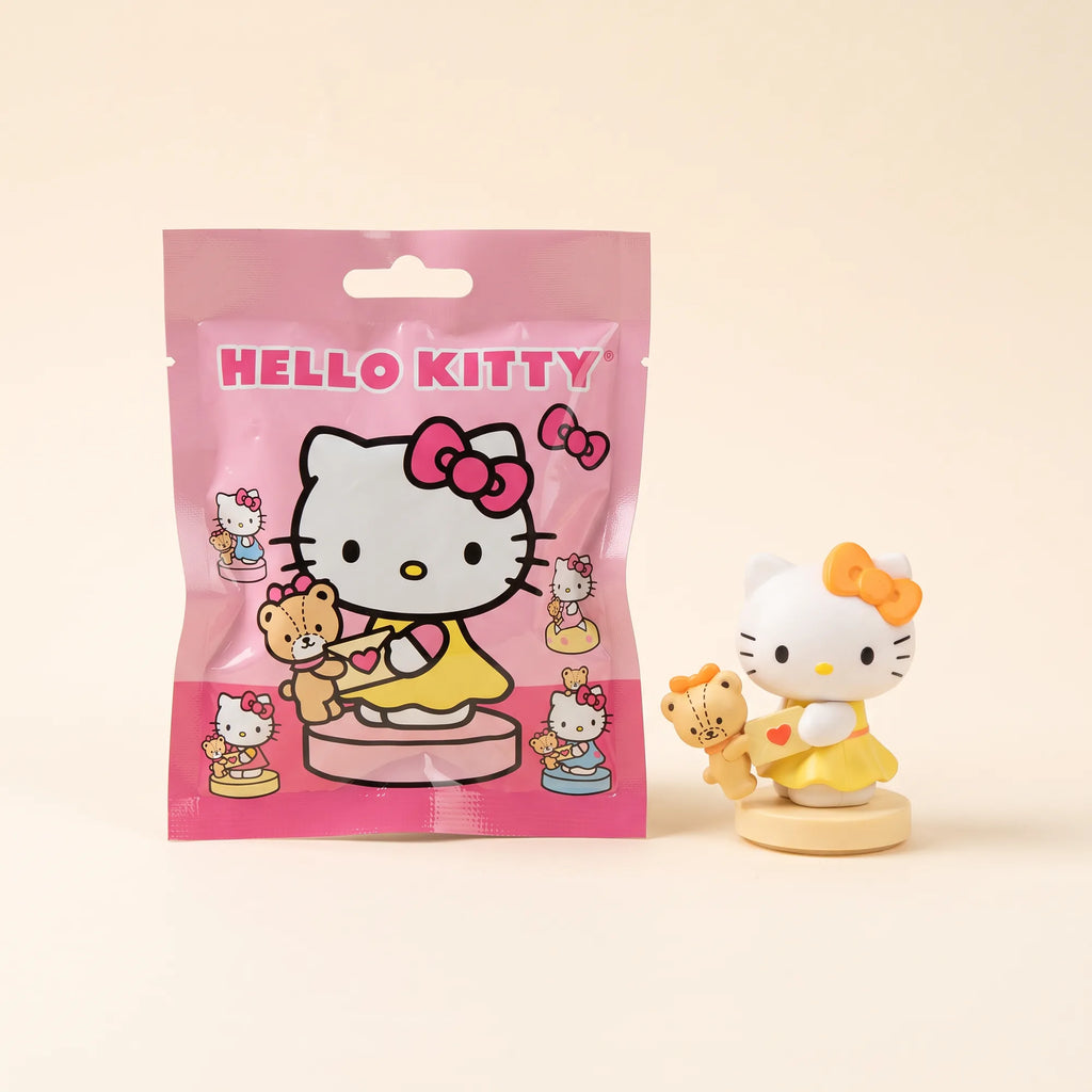 Boîte mystère figurine Hello Kitty « Souvenirs », vue studio