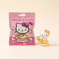 Boîte mystère figurine Hello Kitty « Souvenirs », vue studio
