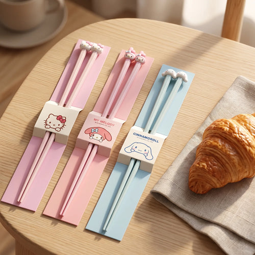 Baguettes en alliage Hello Kitty, My Melody ou Cinnamoroll, en situation