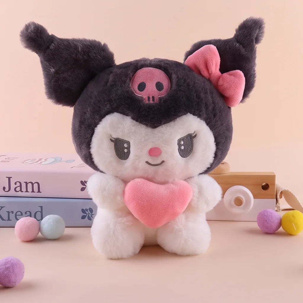 Peluche cœur 22 cm Hello Kitty, Kuromi, My Melody ou Cinnamoroll — Kuromi