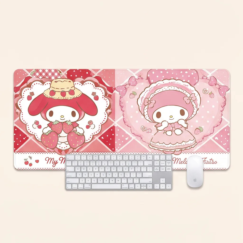 Tapis de souris XXL My Melody — My Melody fraises